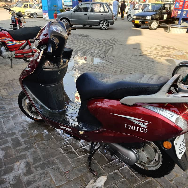 United Scooty urgent sale 5