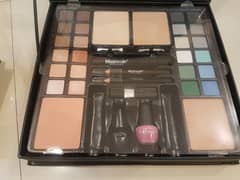 Moonvvin Makeup Kit 0