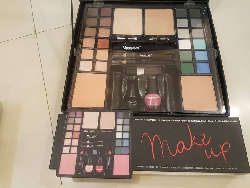 Moonvvin Makeup Kit 1