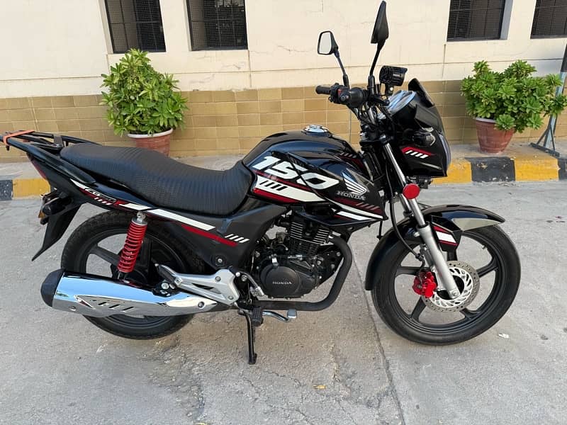 Honda CB 150F 7