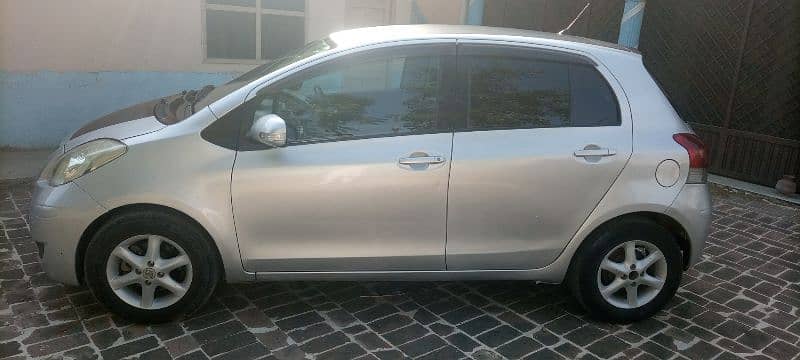 Toyota Vitz 2010 3