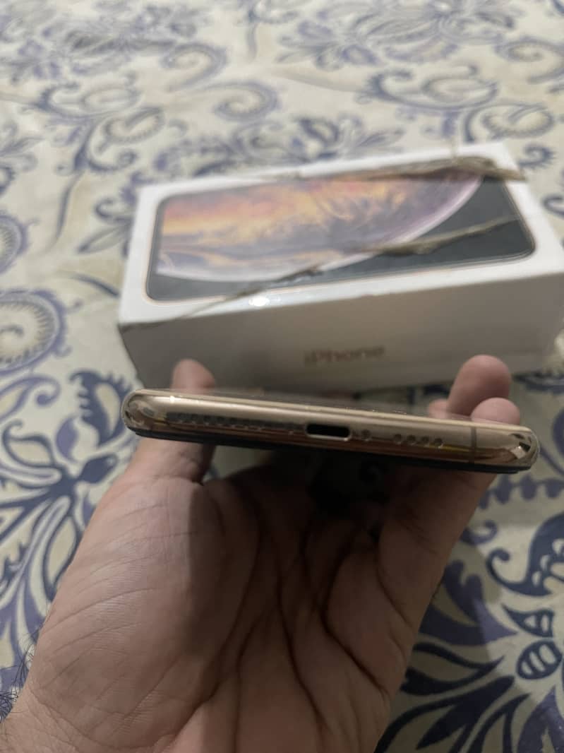 Iphone XS Max 64 GB Non PTA 3