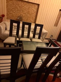 dining table 6 chair in gud condition