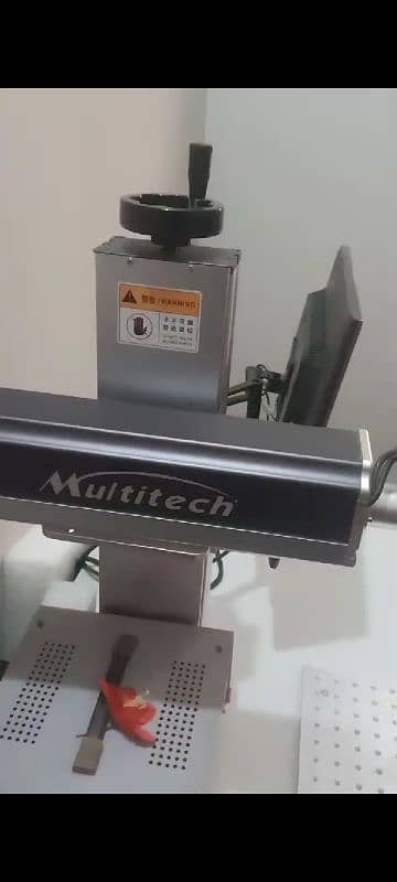 Fiber laser marking machine 7