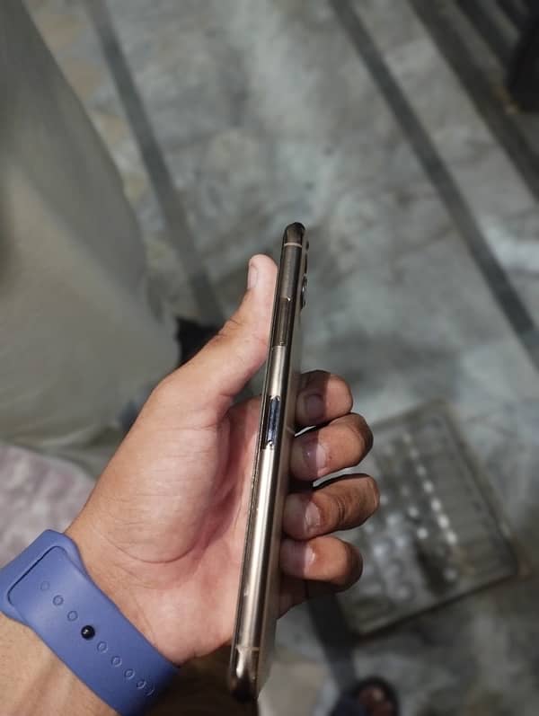 iphone 11 pro max 256gb non pta 4