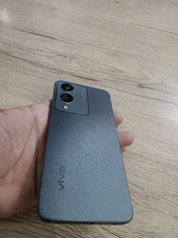 vivo y 17s 1