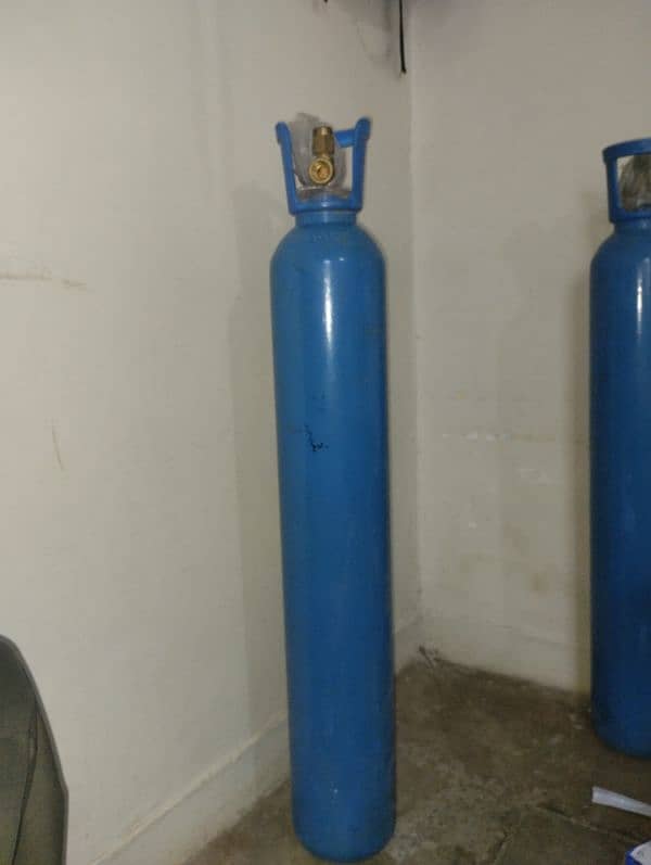 Oxygen cylinders 5