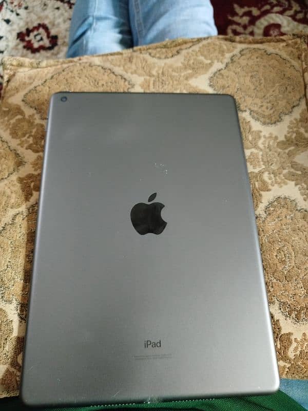 I pad 8 generation 32 GB 2