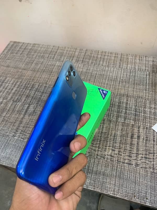 infinix hot 11play 4/64gb 6000mh battery with box all ok 2