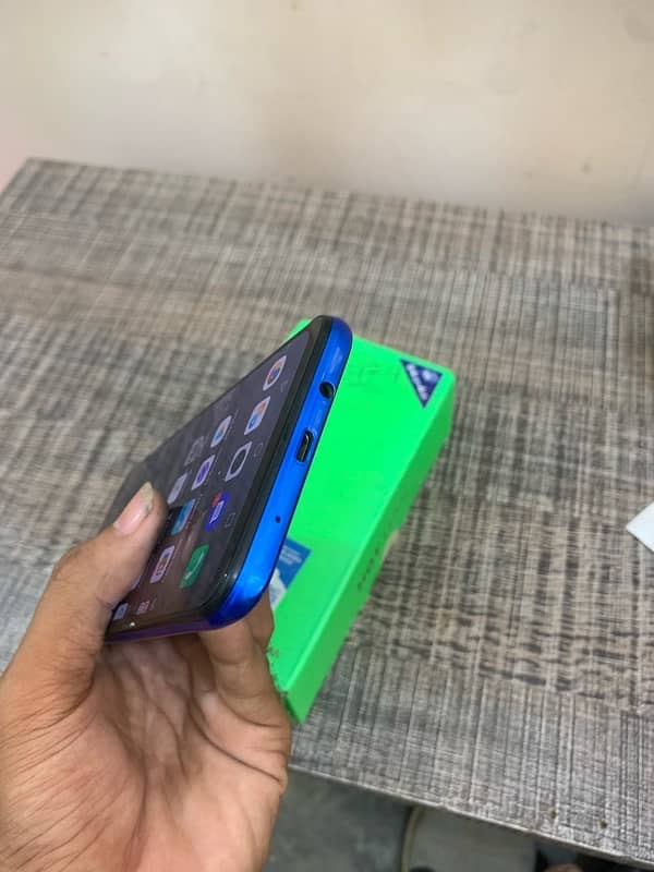 infinix hot 11play 4/64gb 6000mh battery with box all ok 3