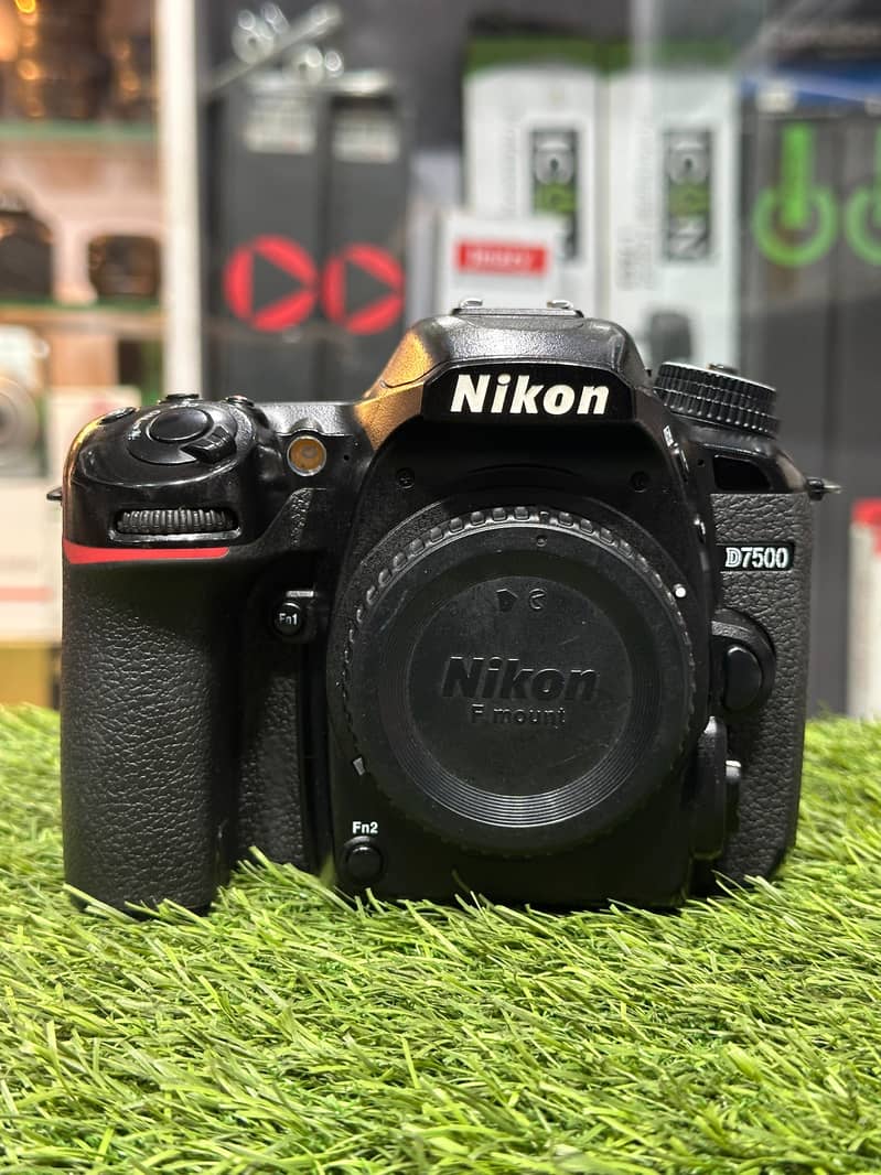 Nikon D7500 0