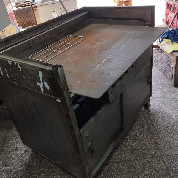 Big Hot Plate Counter for Shawarma, Burger, Anda Tikka, Paratha 3