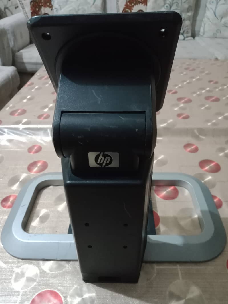 HP Monitor Stand 1