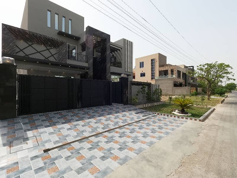 Prime Location House For Sale In Beautiful Nespak Housing Society Phase 3 - Block A 3