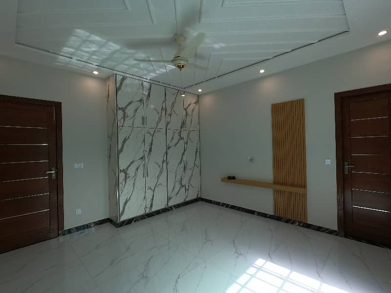 Prime Location House For Sale In Beautiful Nespak Housing Society Phase 3 - Block A 20