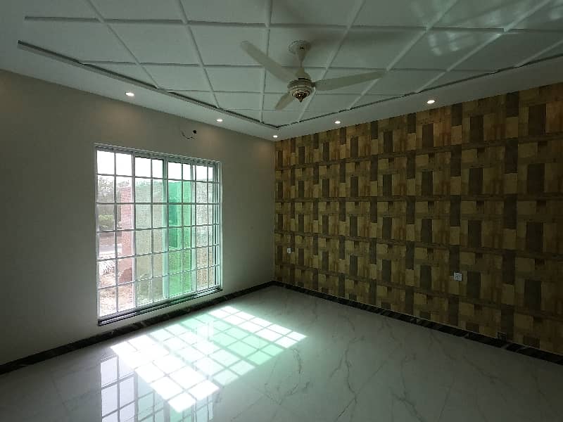 Prime Location House For Sale In Beautiful Nespak Housing Society Phase 3 - Block A 36