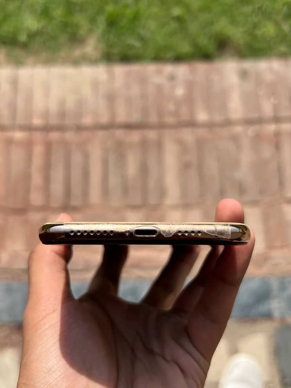 Iphone xs max PTA approved 10/10 4