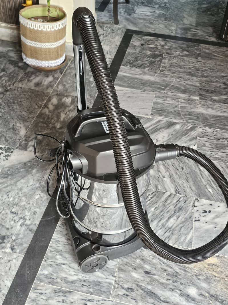 Westpoint Vacuum cleaner 1