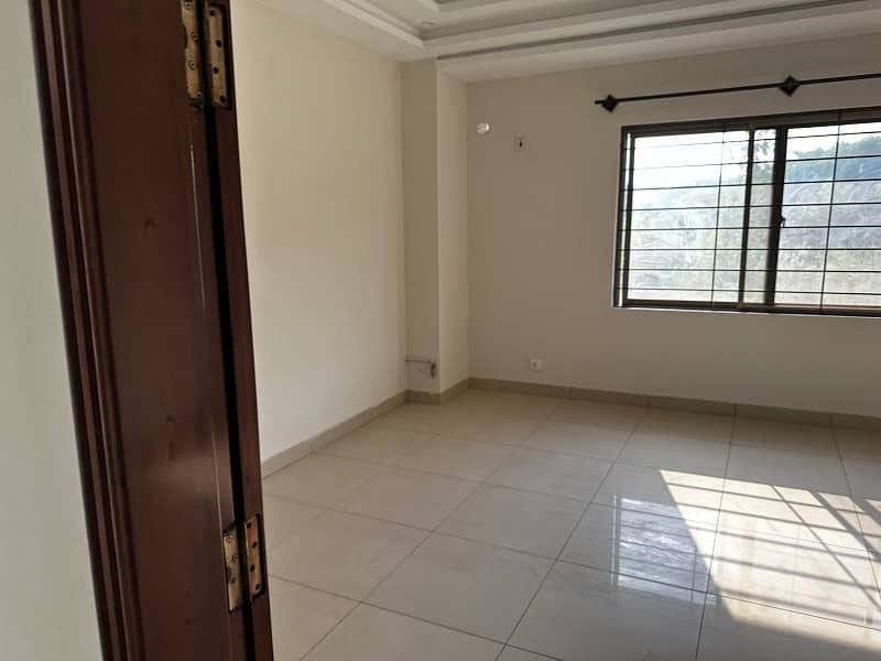 Askari Heights 4 Flat For Sale 5