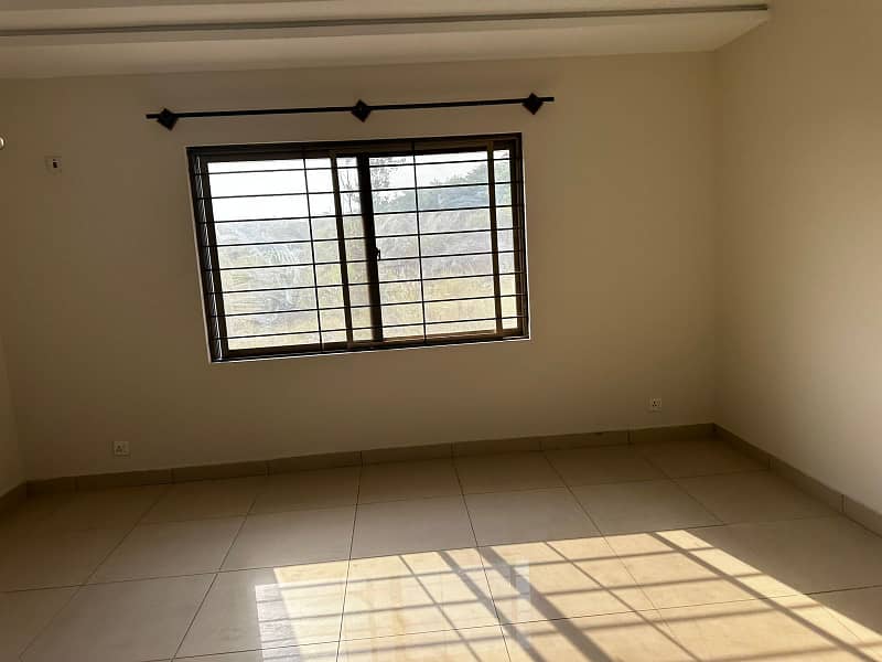 Askari Heights 4 Flat For Sale 7