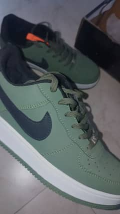 Air Force 1 in dark green