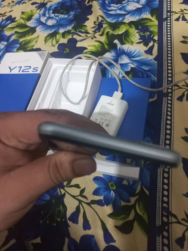 vivo y12s complete saman good condition 100% seld 03121190216 2