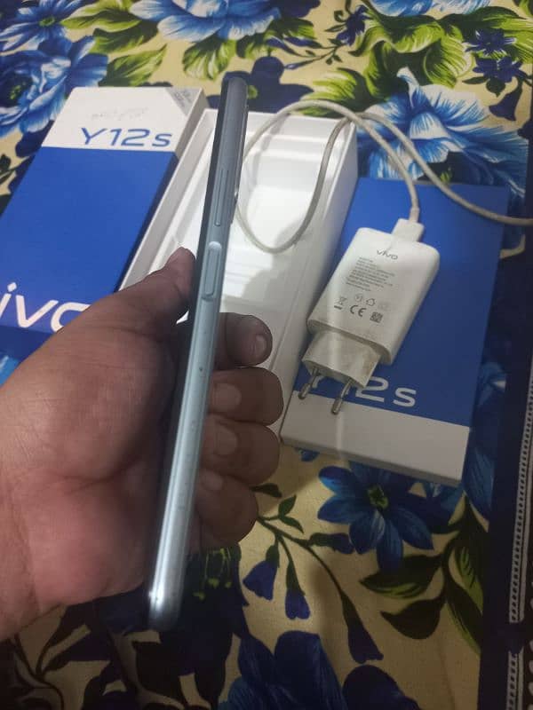 vivo y12s complete saman good condition 100% seld 03121190216 3