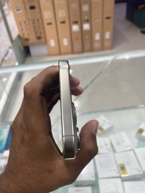 iPhone 15 Pro Max 256GB Non PTA Approved 4