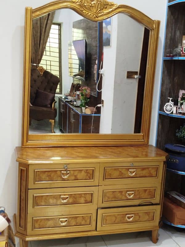 dressing table and side tables 2