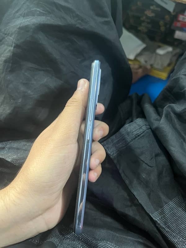 Vivo V21 8/128 Pta approved  with box 5