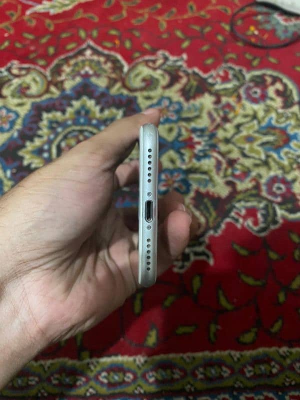 IPhone 7 (128) pta approved 2