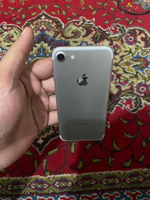 IPhone 7 (128) pta approved 3