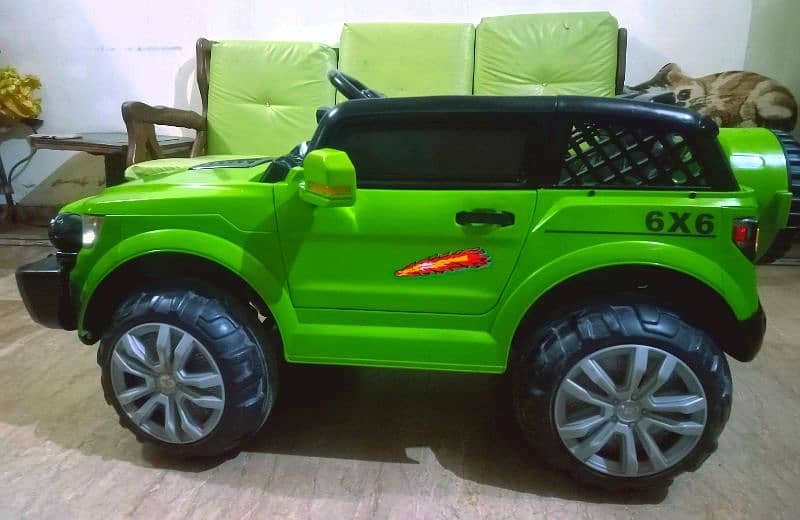 Jumbo size kids Land cruiser jeep car excellent condition 03008083780 1