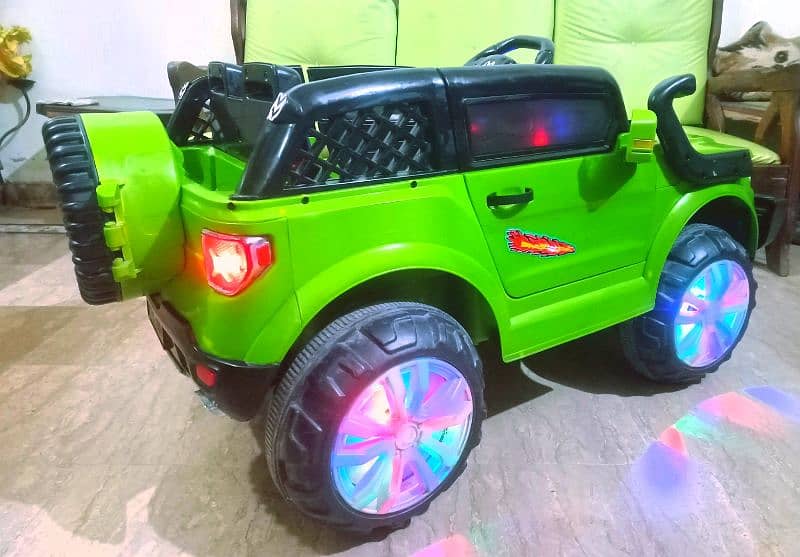 Jumbo size kids Land cruiser jeep car excellent condition 03008083780 6