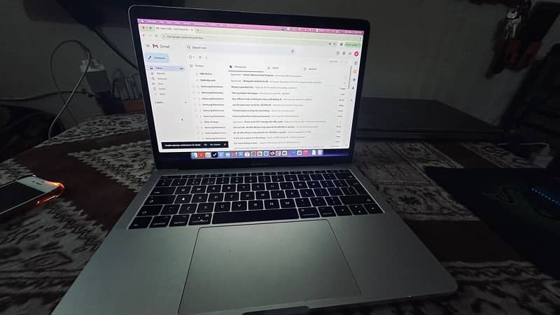 MACBOOK 2017 PRO 16GB RAM 256GB SSD 0