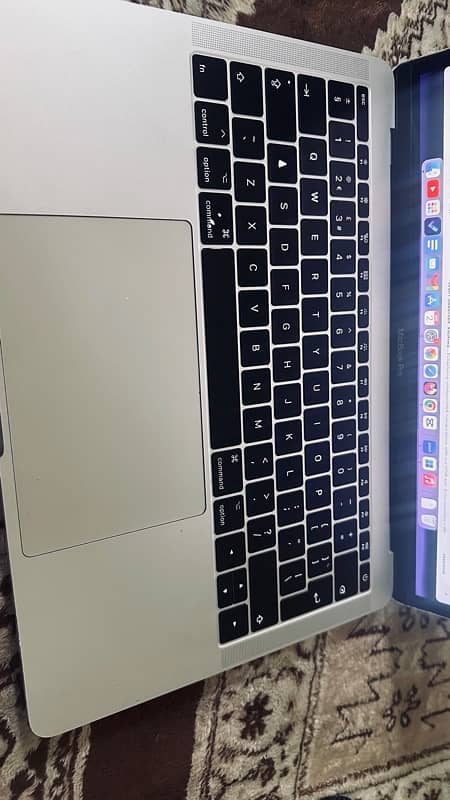 MACBOOK 2017 PRO 16GB RAM 256GB SSD 2