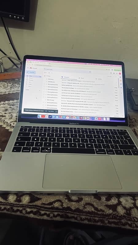 MACBOOK 2017 PRO 16GB RAM 256GB SSD 4