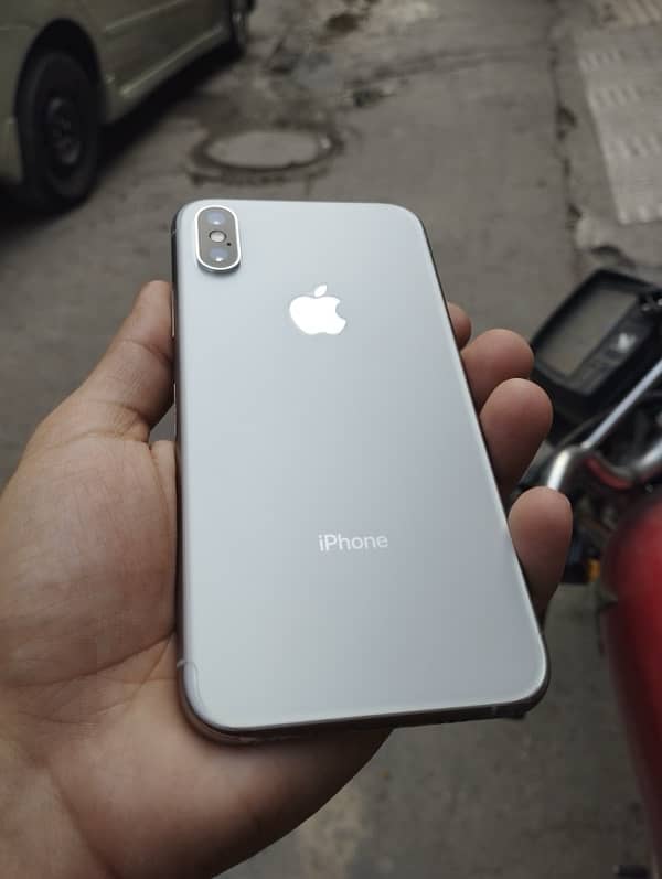 iPhone Xs 64GB Non-PTA (85%) 0