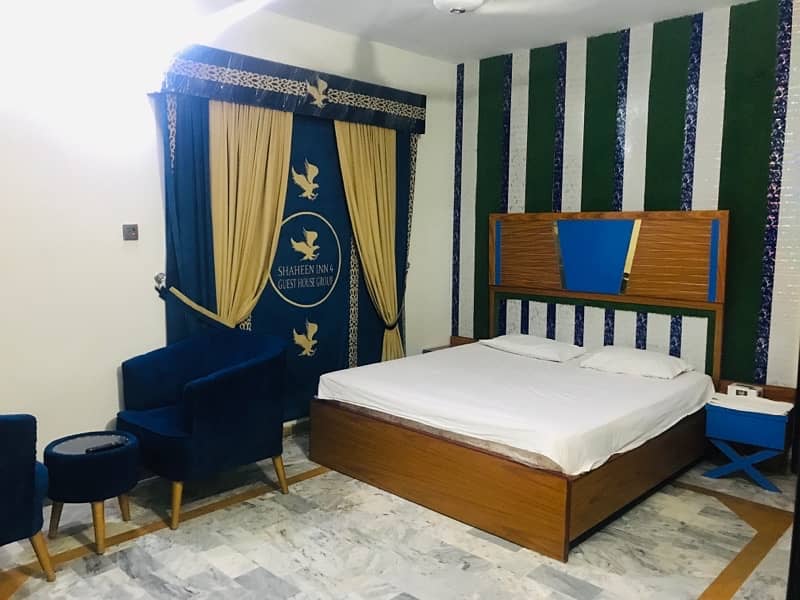 COUPLE ROOMS AVAILABLE GULSHAN JAUHOR SECURE 1