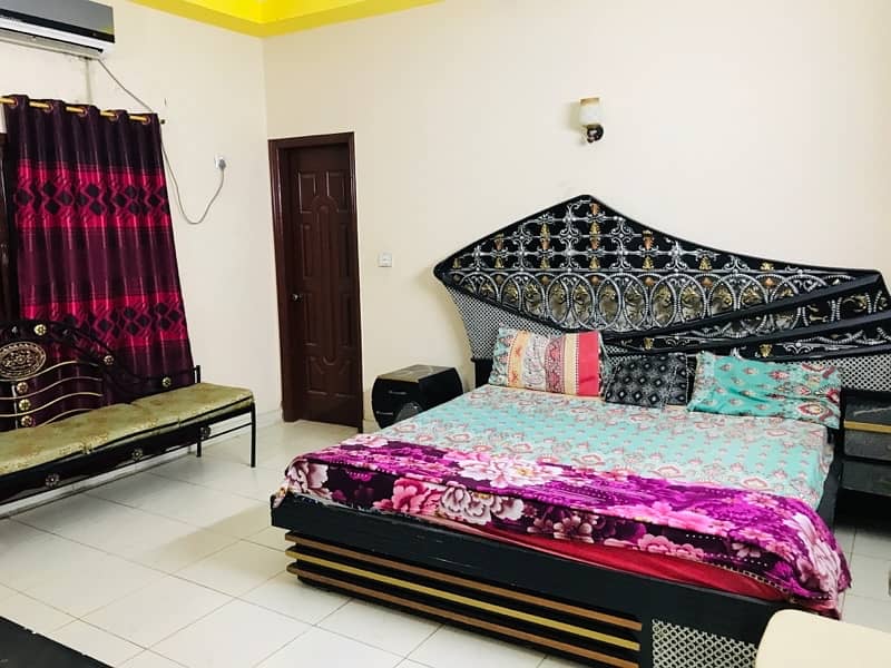 COUPLE ROOMS AVAILABLE GULSHAN JAUHOR SECURE 3