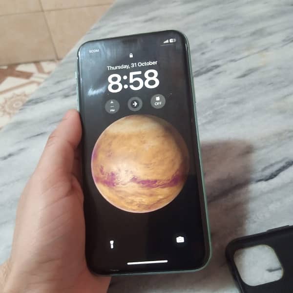 IPhone 11 for Sale 64gb Factory unlocked water pack 6