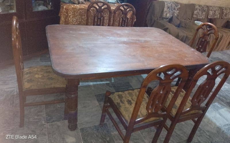 selling a dining table with 6 chairs 1