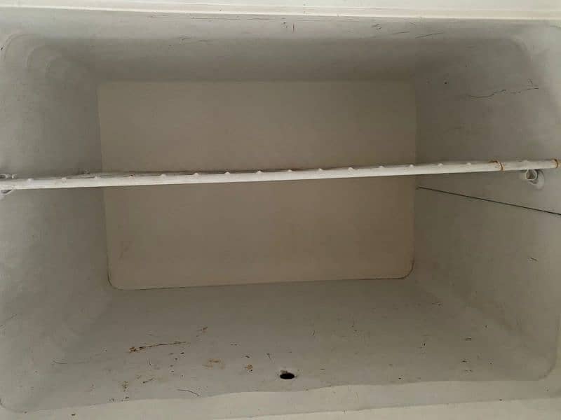 General full size refrigerator for sale. 3