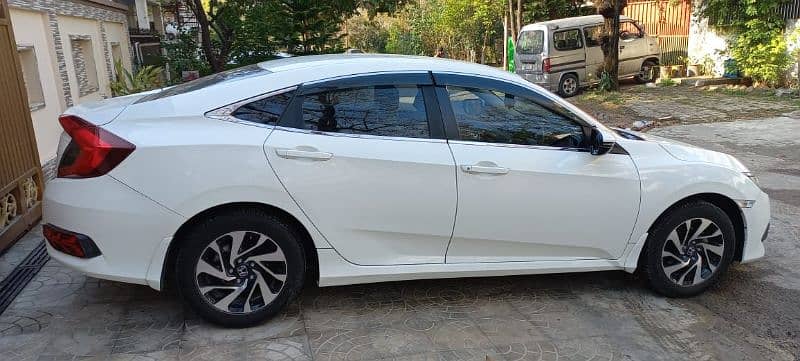 Honda Civic  2016 4