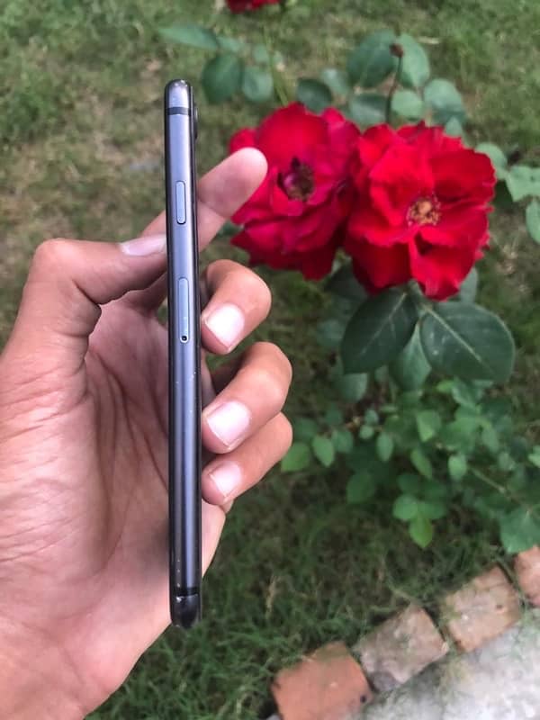 Apple IPhone 8 for Sale 2