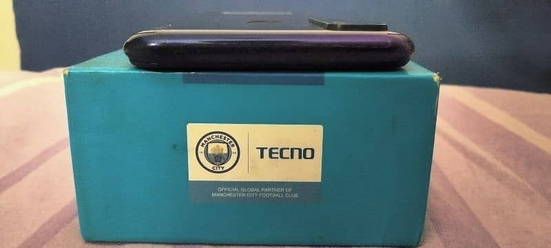 Tecno common 15 4/128 2