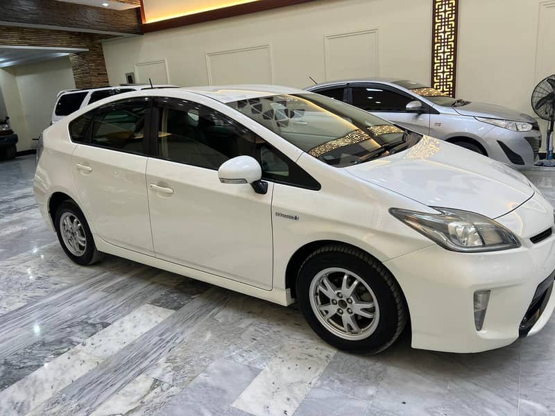 Toyota Prius 2012 G Led 1.8 2