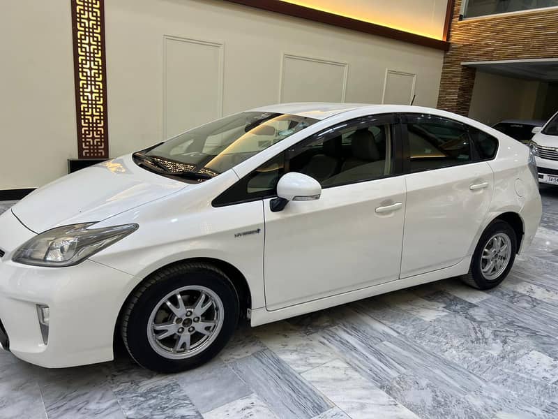 Toyota Prius 2012 G Led 1.8 3