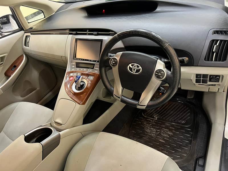 Toyota Prius 2012 G Led 1.8 4