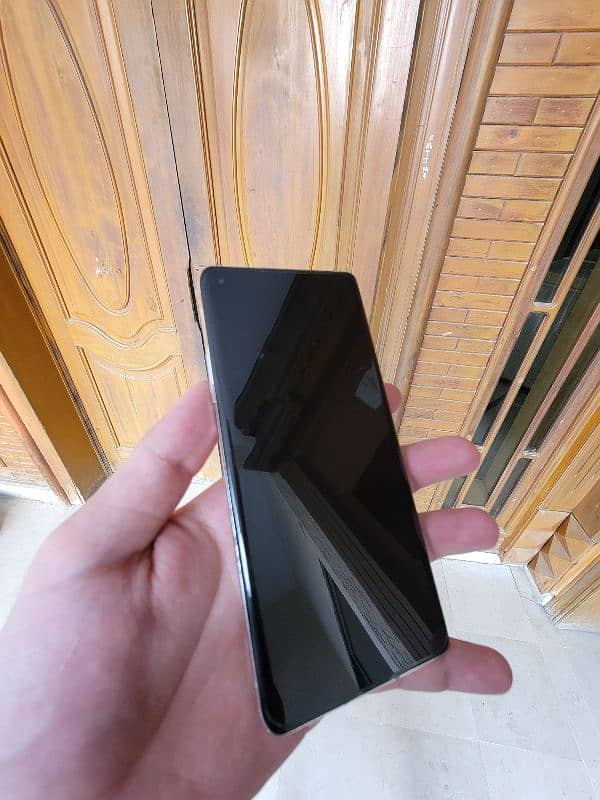 One Plus 8 in excellent condition 0